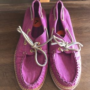 Women’s size 7 pink canvas Sperrys